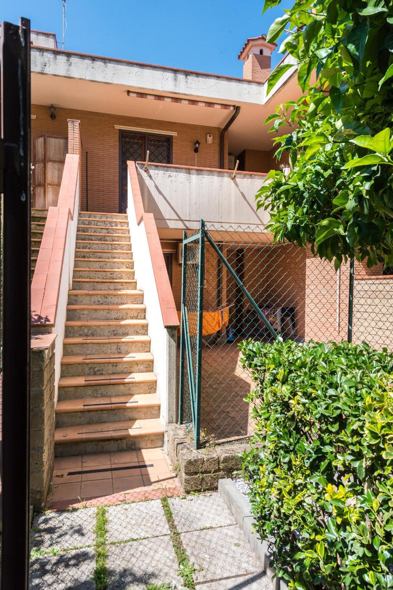 Travelershome Ciampino Suite Exterior photo