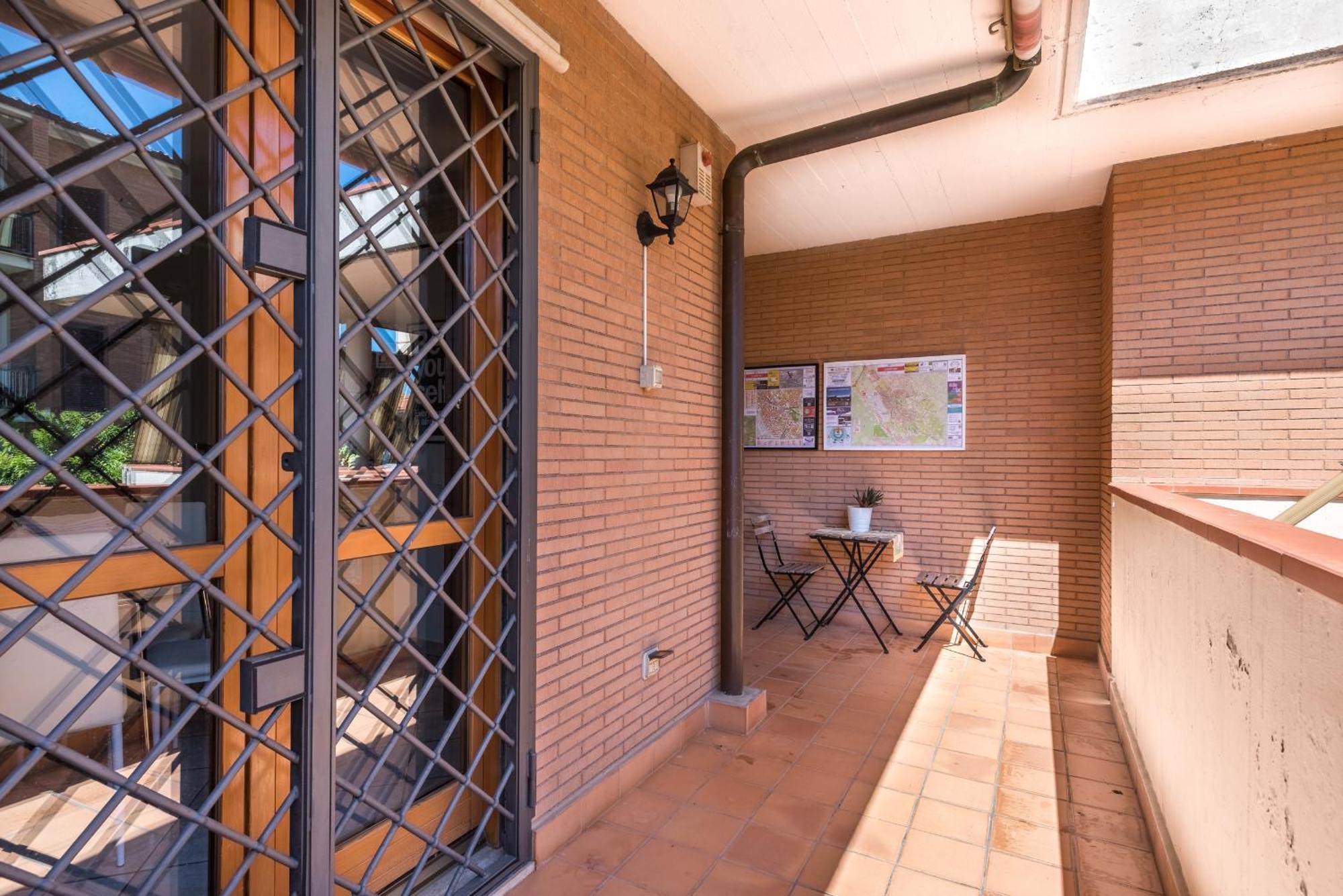 Travelershome Ciampino Suite Exterior photo
