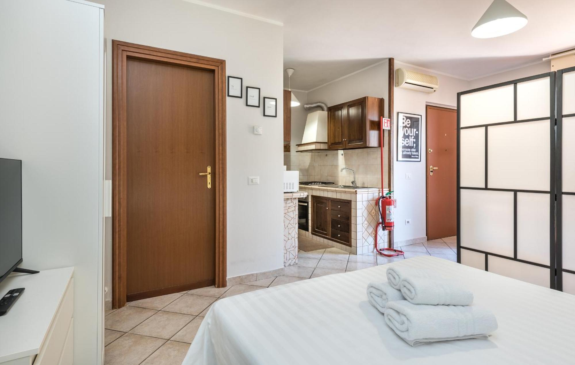 Travelershome Ciampino Suite Exterior photo